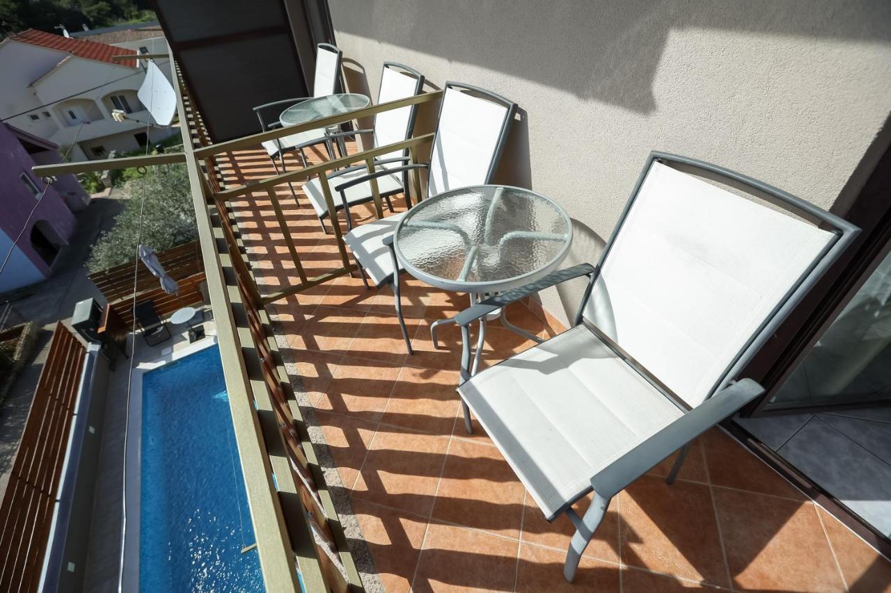 Pool Apartments Julia Zadar Exterior photo