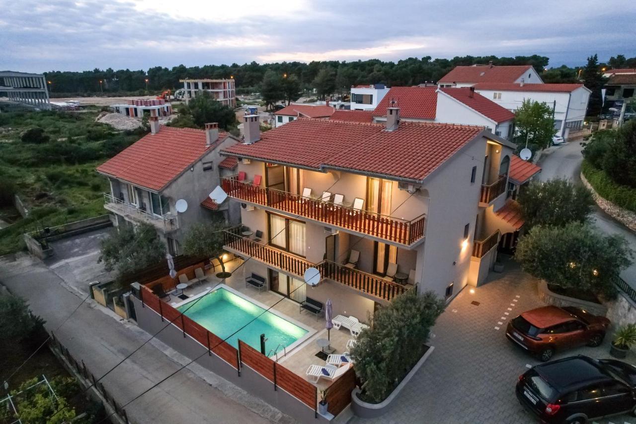 Pool Apartments Julia Zadar Exterior photo