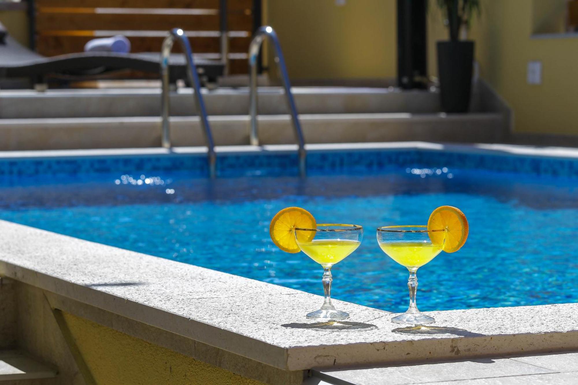 Pool Apartments Julia Zadar Exterior photo