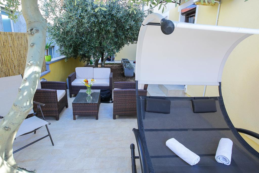 Pool Apartments Julia Zadar Exterior photo