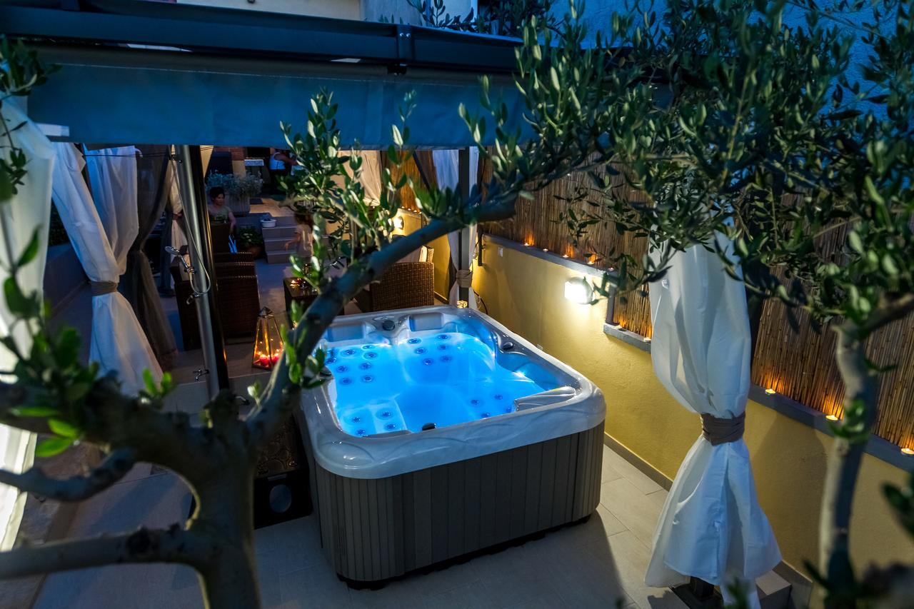 Pool Apartments Julia Zadar Exterior photo